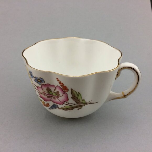 Taylor & Kent Vintage Fine Bone China Teacup and Saucer Flowers - Picture 5 of 10